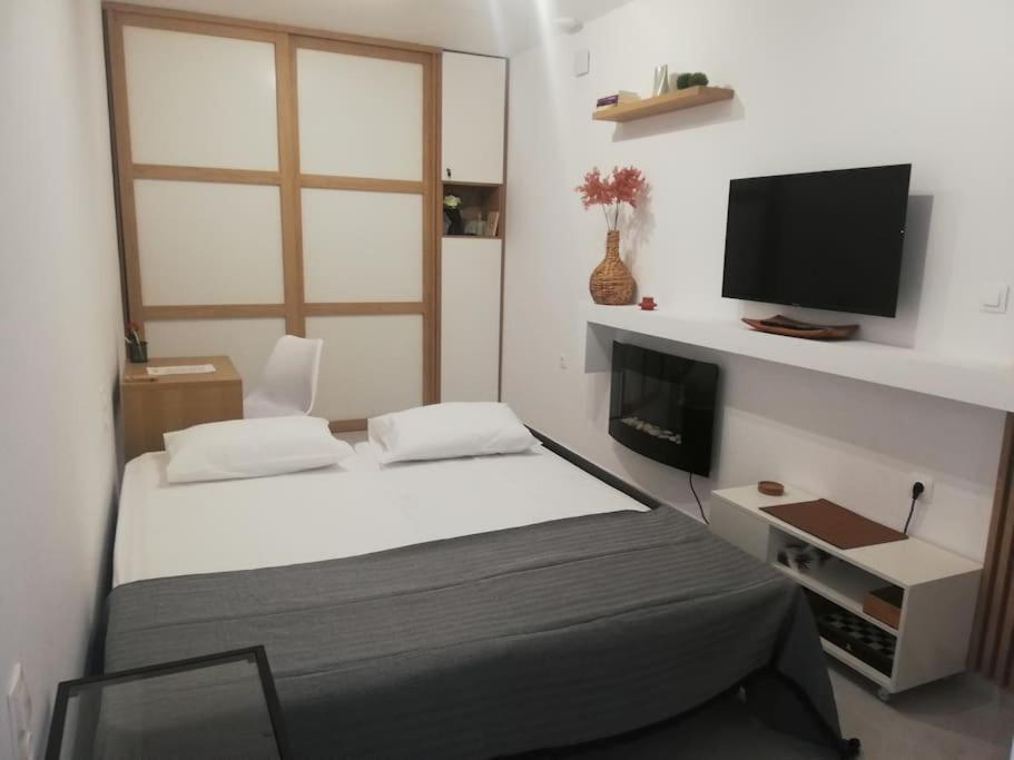 Brio Luxurious Urban Stay In Heraklio,Wifi,Αc Kandiye Dış mekan fotoğraf